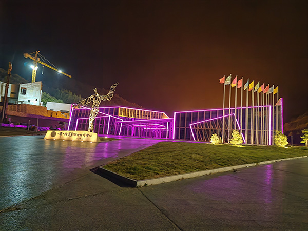 城市亮化是现代城市建设的重要组成部分,它不仅可以美化城市的夜景,还能提升城市的整体形象。随着科技的不断进步,城市亮化也得到了更多的关注和创新。本文将介绍一些关于城市亮化的创意和技术,帮助读者了解城市亮化的重要性以及如何进行石嘴山城市亮化的规划和实施。 城市亮化是现代城市建设的重要组成部分,它不仅可以美化城市的夜景,还能提升城市的整体形象。随着科技的不断进步,城市亮化也得到了更多的关注和创新。本文将介绍一些关于城市亮化的创意和技术,帮助读者了解石嘴山城市亮化的重要性以及如何进行石嘴山城市亮化的规划和实施。