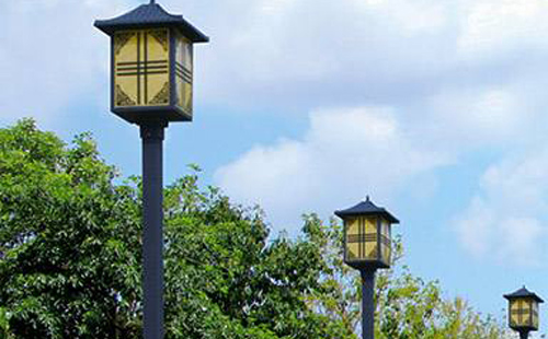 石嘴山庭院灯安装间距与布灯设计全解析